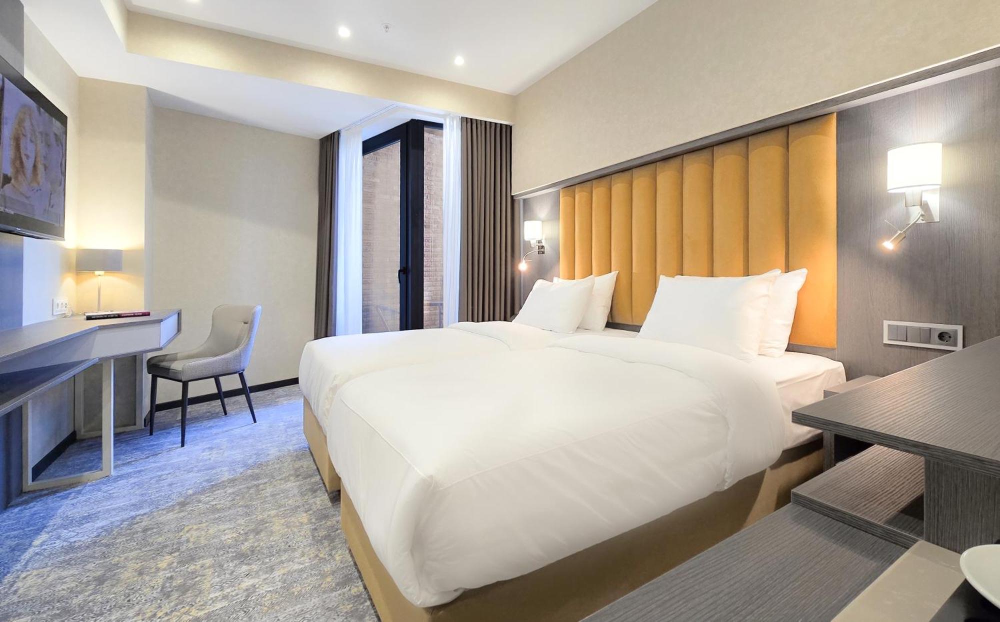 Griffin Hotel Tbilisi Ngoại thất bức ảnh