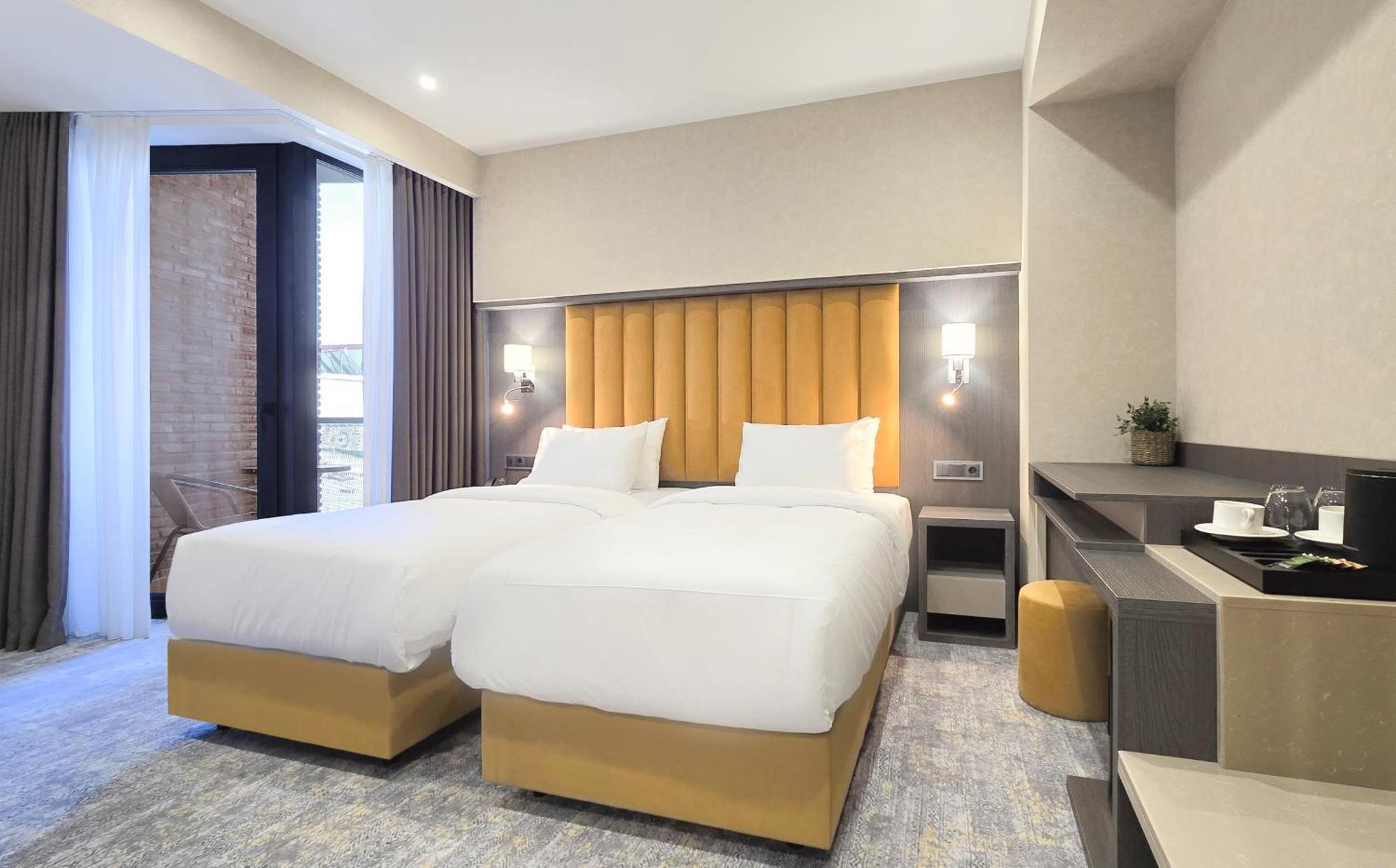 Griffin Hotel Tbilisi Ngoại thất bức ảnh