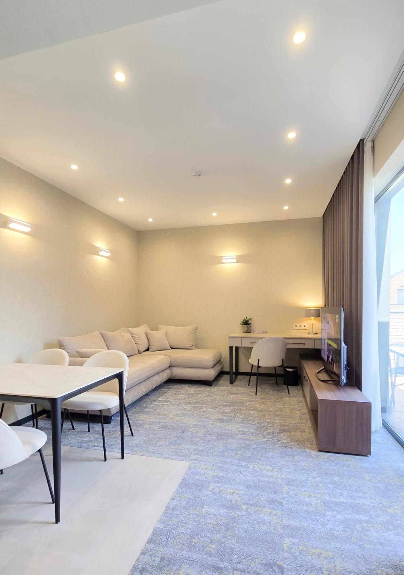 Griffin Hotel Tbilisi Ngoại thất bức ảnh