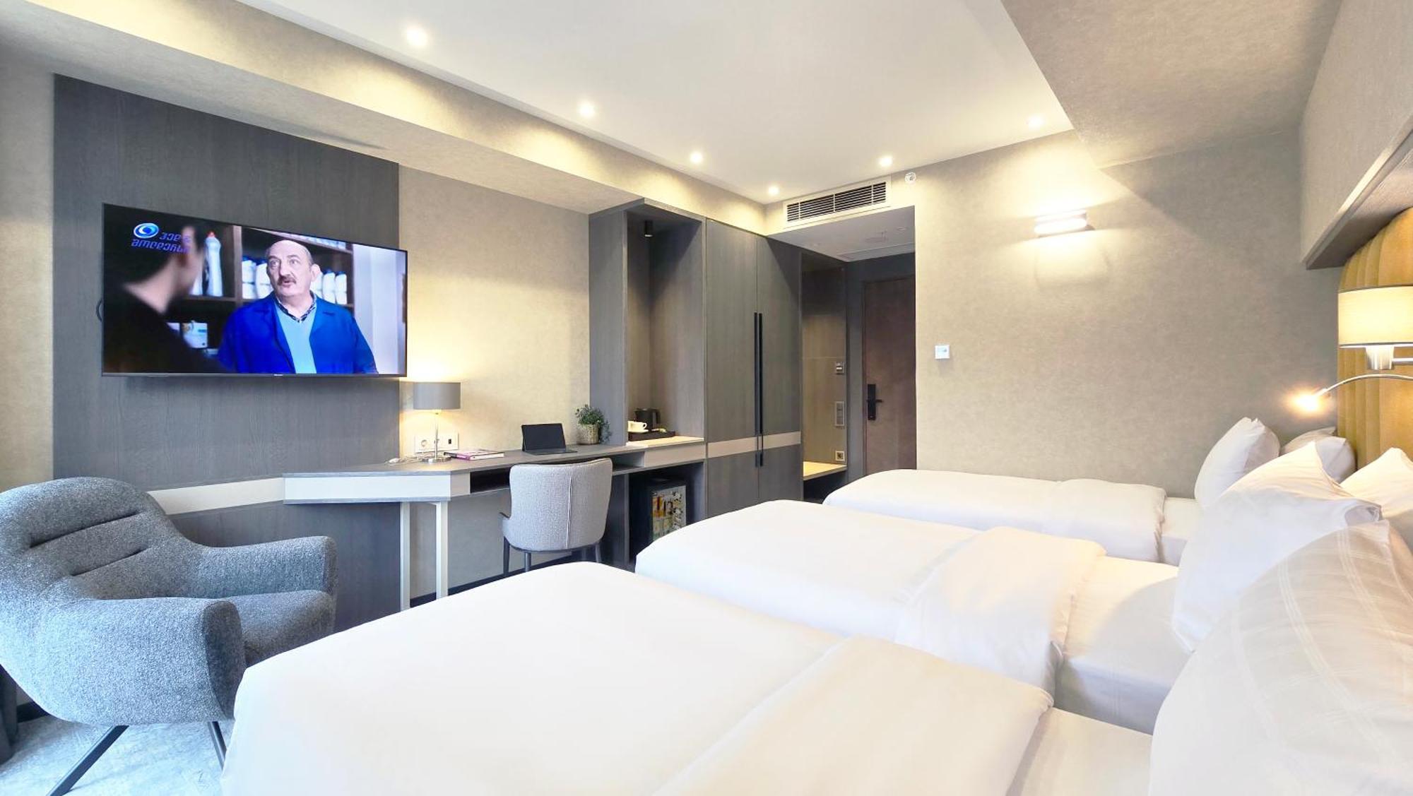 Griffin Hotel Tbilisi Ngoại thất bức ảnh