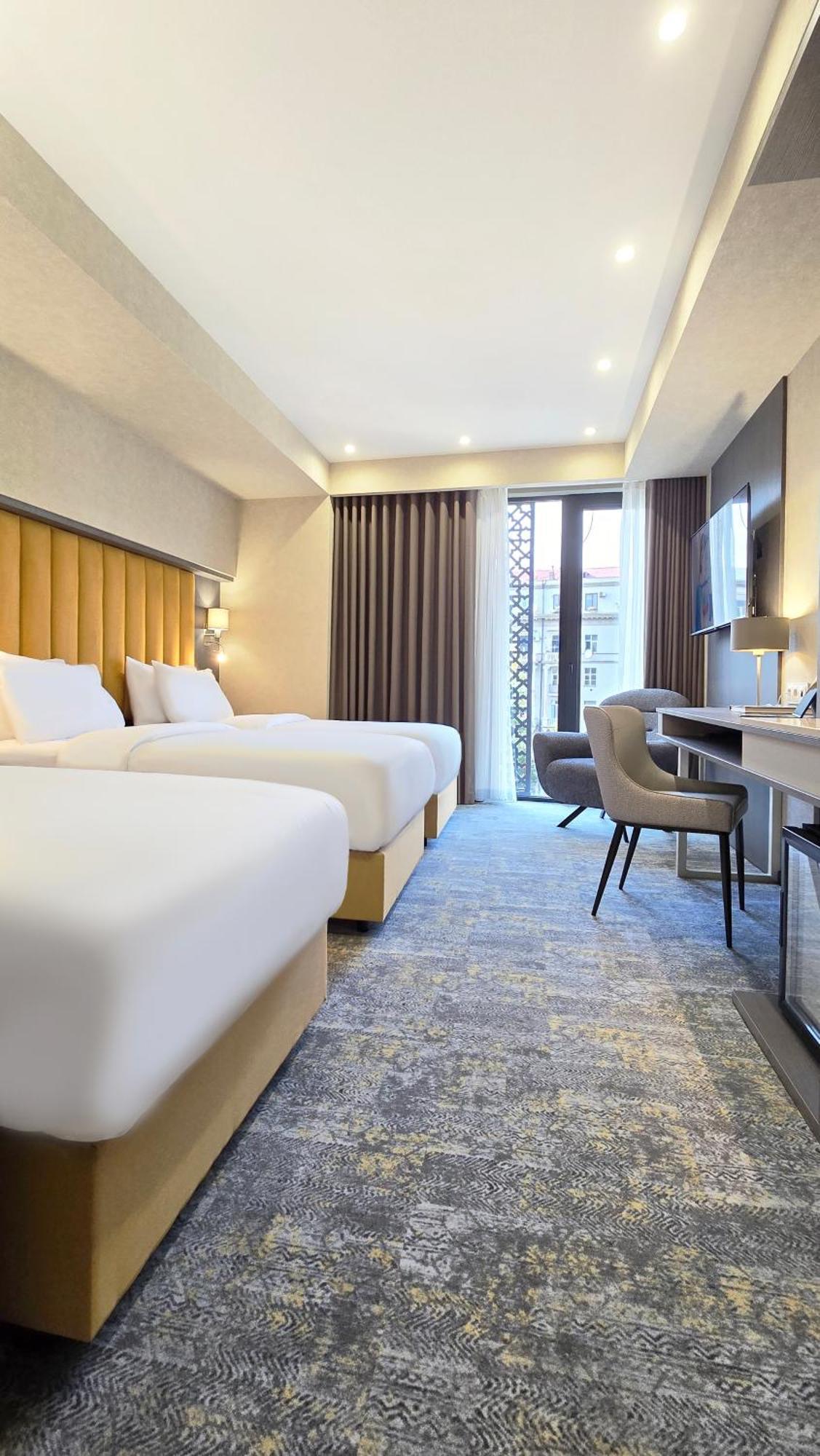 Griffin Hotel Tbilisi Ngoại thất bức ảnh