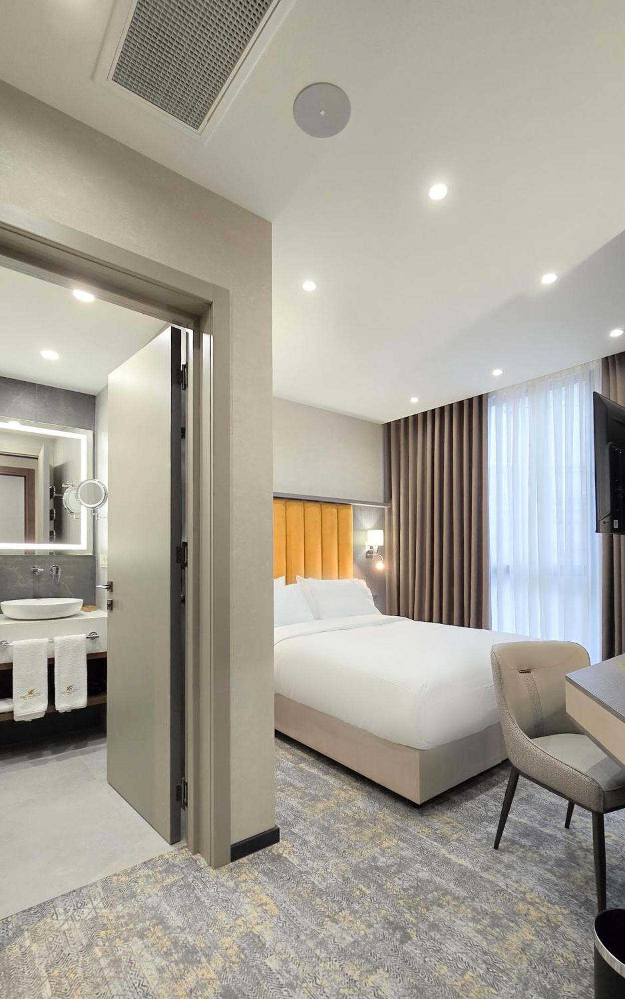 Griffin Hotel Tbilisi Ngoại thất bức ảnh