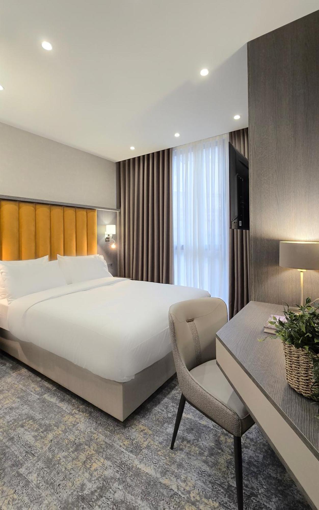 Griffin Hotel Tbilisi Ngoại thất bức ảnh