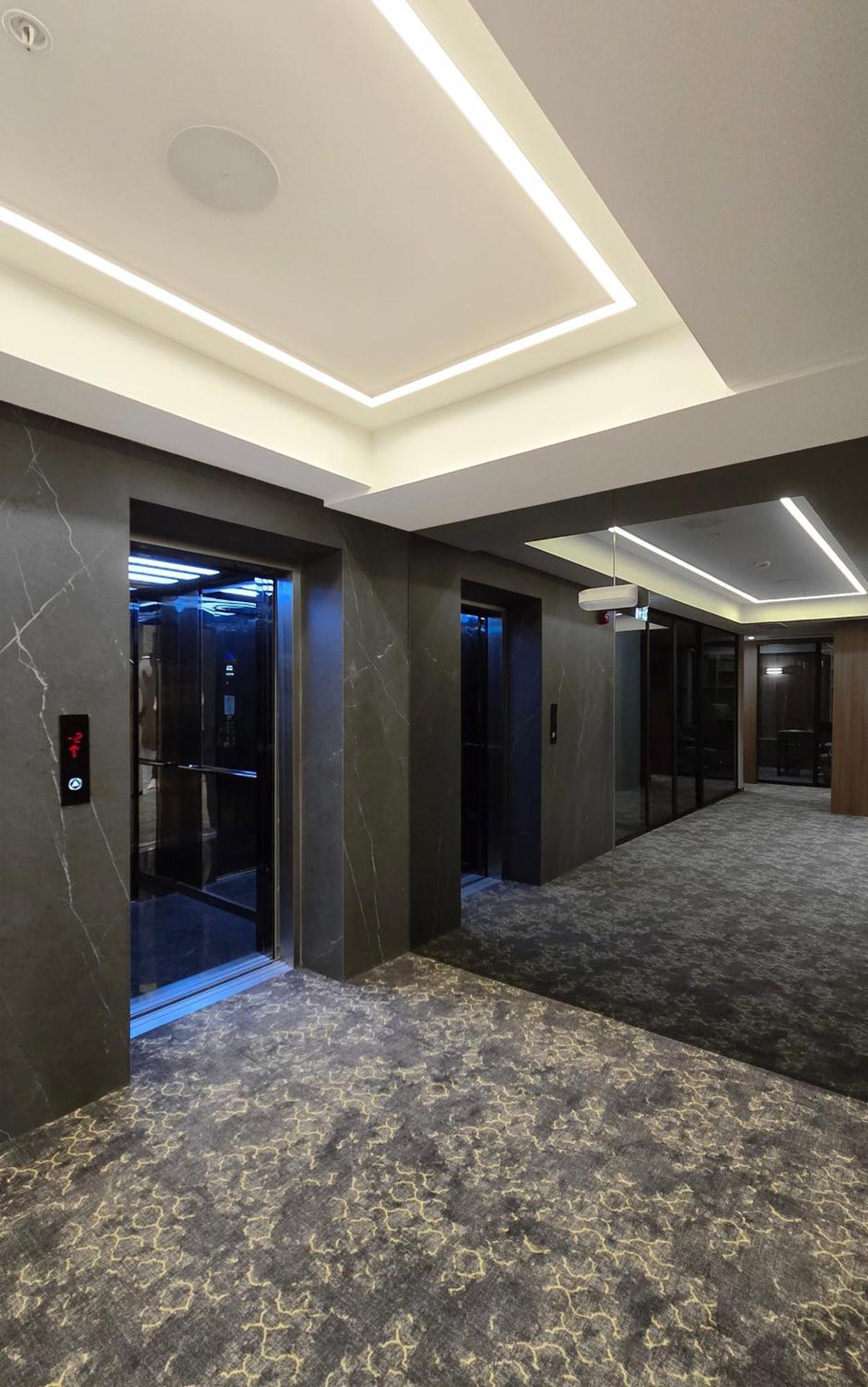 Griffin Hotel Tbilisi Ngoại thất bức ảnh
